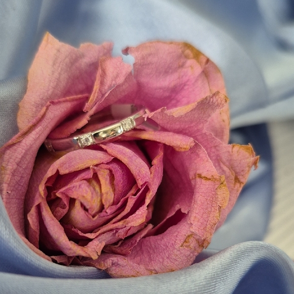 925 Sterling Silver Ring | Size 7 AAA Cubic Zirconia |Minimalist Stackable Band - Picture 1 of 5